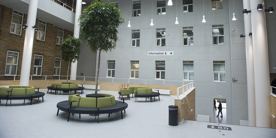 Atriumgården på Svendborg Sygehus